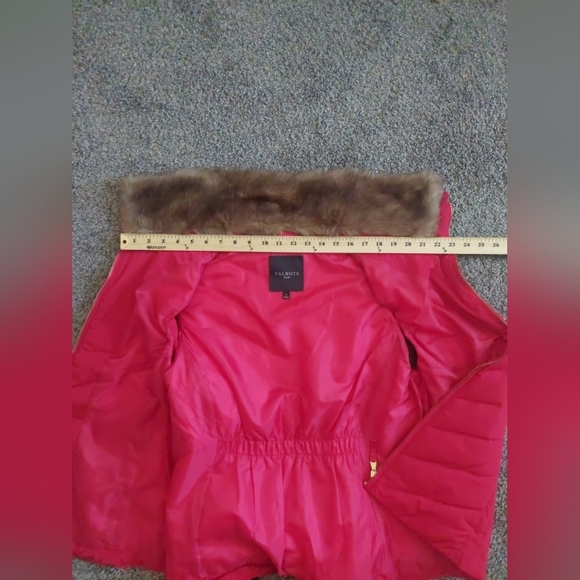 Talbots Red quilted Puffer vest 1x Faux fur collar Nwot - Picture 11 of 13